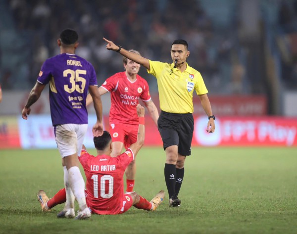 Trọng tài Malaysia và Thái Lan điều hành bán kết Cúp quốc gia: HLV Popov yên tâm chưa?