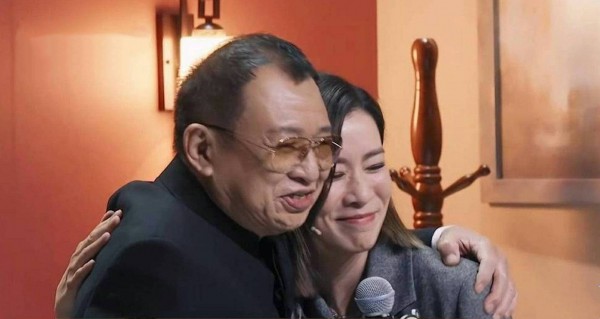 Xa Thi Mạn và loạt nghệ sĩ Hồng Kông bùi ngùi tưởng nhớ Hứa Thiệu Hùng