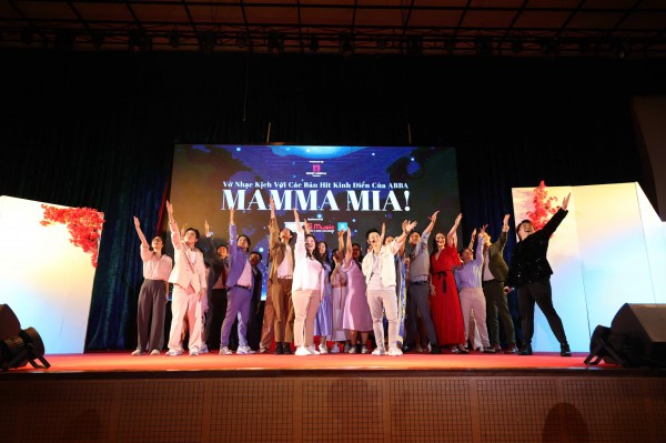 Dựng 'Mamma Mia!', người trẻ xây cộng đồng nhạc kịch Dựng 'Mamma Mia!', người trẻ xây cộng đồng nhạc kịch