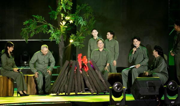 Nam MC dẫn chương trình kỷ niệm 50 thành phố mang tên Bác là ai? Nam MC dẫn chương trình kỷ niệm 50 thành phố mang tên Bác là ai?