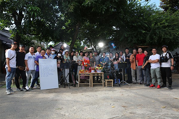 Định trang và khai máy phim ”Chuyện gì khó – Có má lo” do Hãng phim 1 – SCTV sản xuất