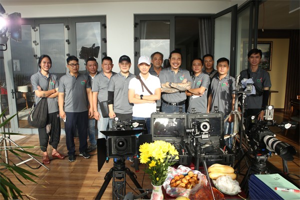 Định trang và khai máy phim "Mặt trời khuyết" sẽ phát sóng trên SCTV14 Định trang và khai máy phim "Mặt trời khuyết" sẽ phát sóng trên SCTV14