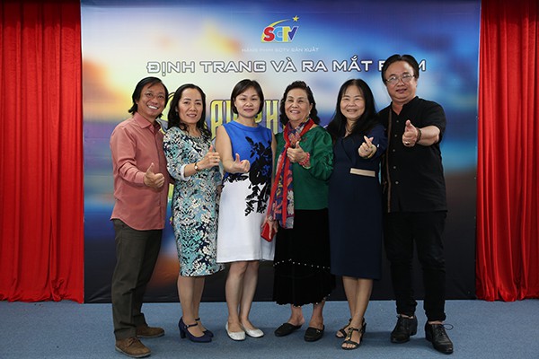 Định trang và ra mắt phim "Sau phút đam mê” Định trang và ra mắt phim "Sau phút đam mê”