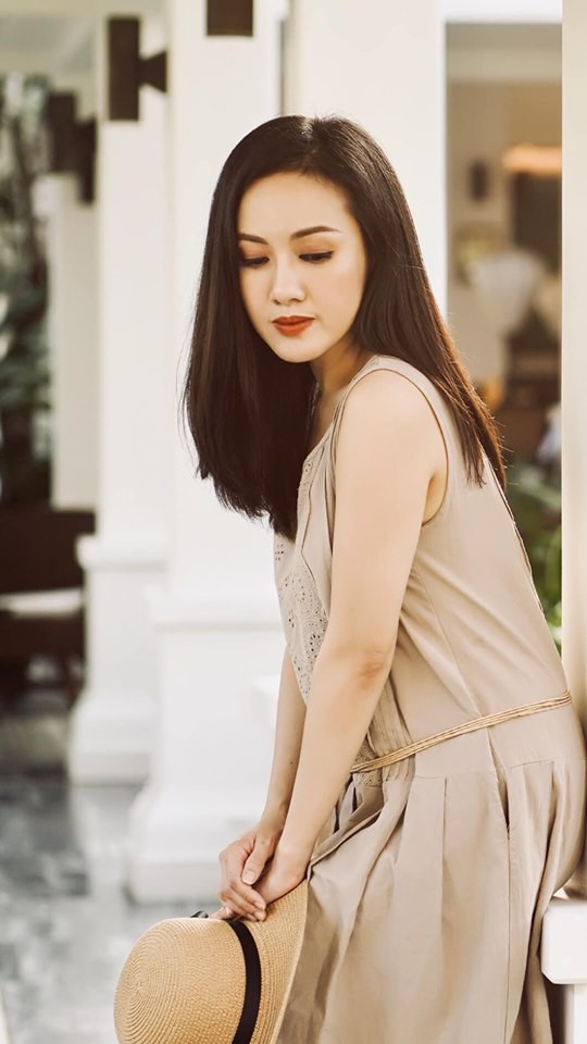 Ngỡ ngàng trước vẻ đẹp trong veo của BTV thời sự Hoài Anh Ngỡ ngàng trước vẻ đẹp trong veo của BTV thời sự Hoài Anh